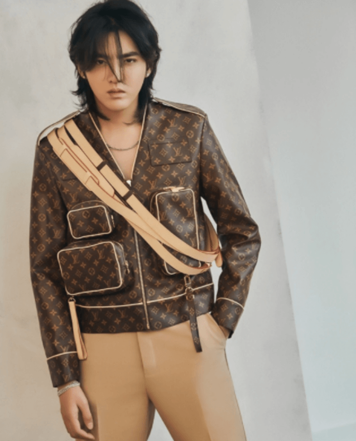 루이비통옷을-착용한-엑소-크리스