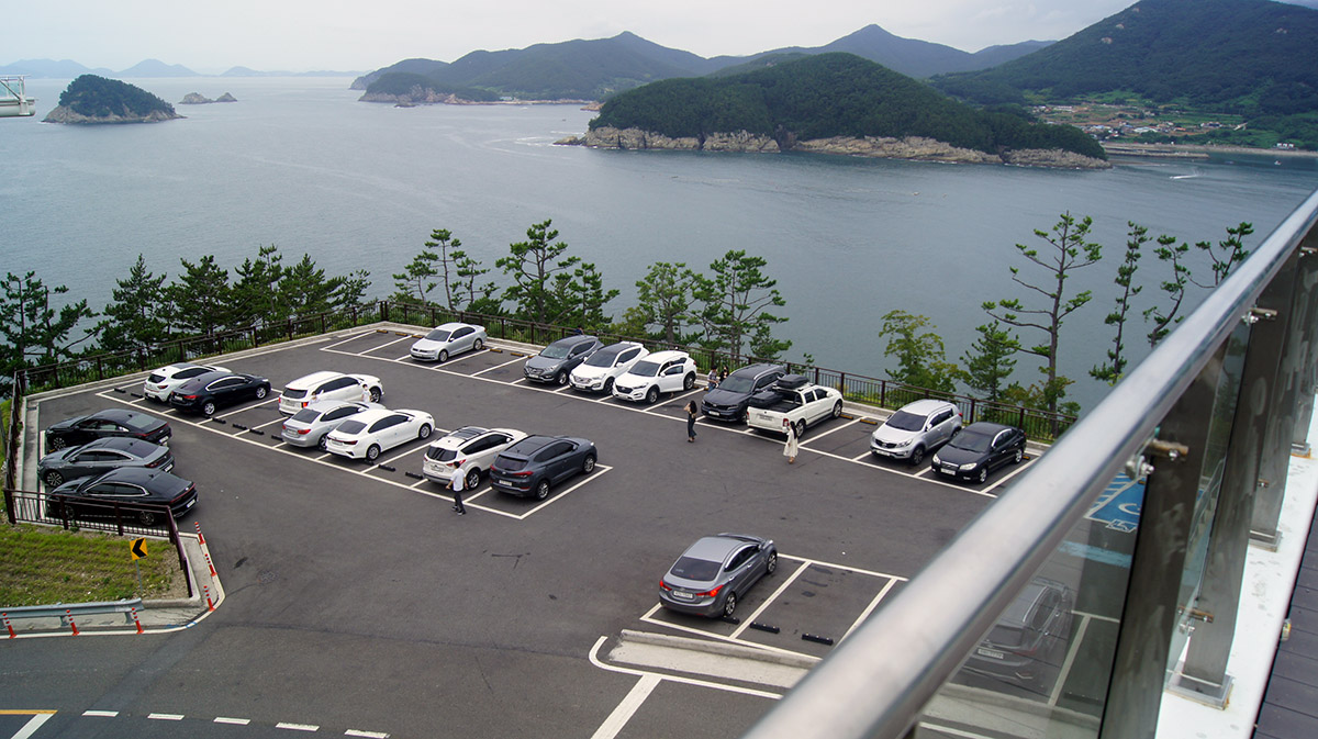 설리 스카이워크 주차장.