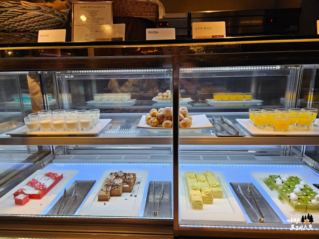 더 리버사이드 호텔 뷔페 디저트