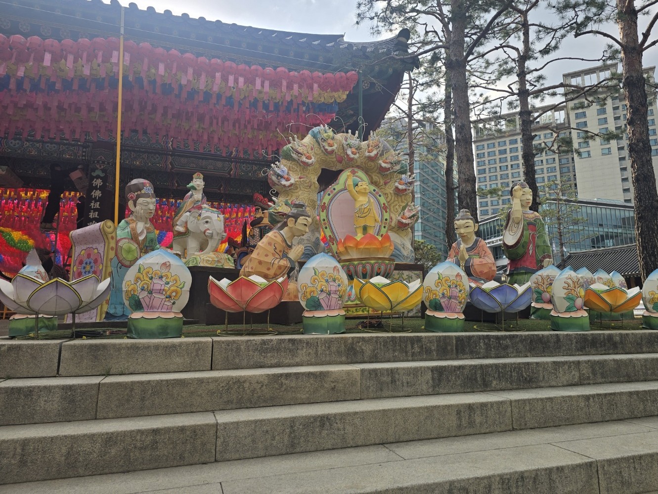 서울 도심 속 평온한 쉼터, 조계사