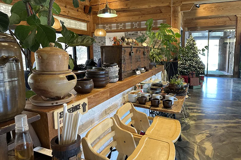 한옥카페 차 마시는 뜰 분위기