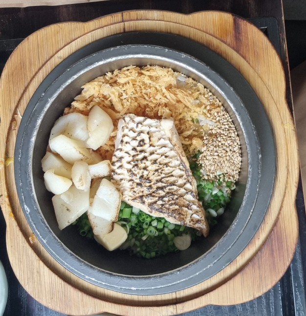 신사 솥밥 맛집 '솔솥 신사점' 직접 후기 &ndash; 도미관자솥밥 &amp; 갈치순살솥밥 먹고 한강 산책까지