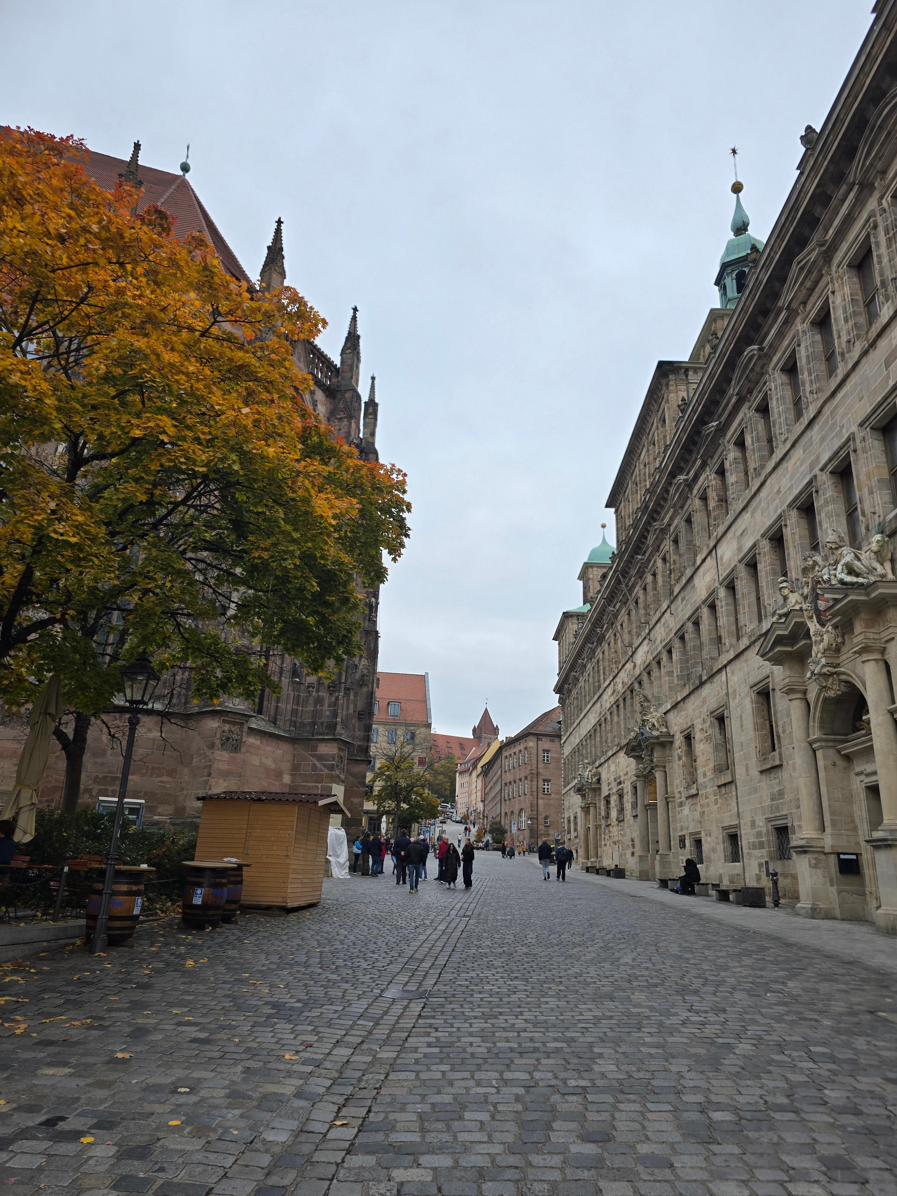 뉘른베르크 성으로 가는 길에 건축물