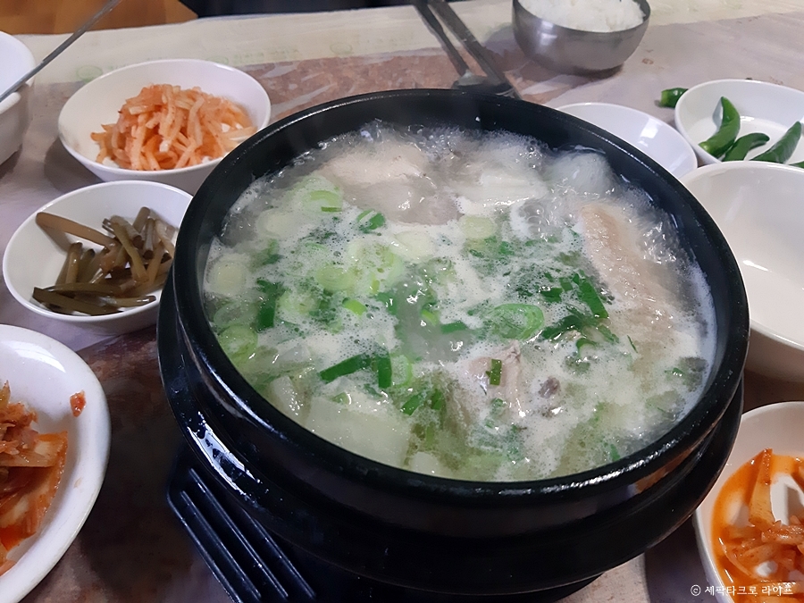 경남고성닭국