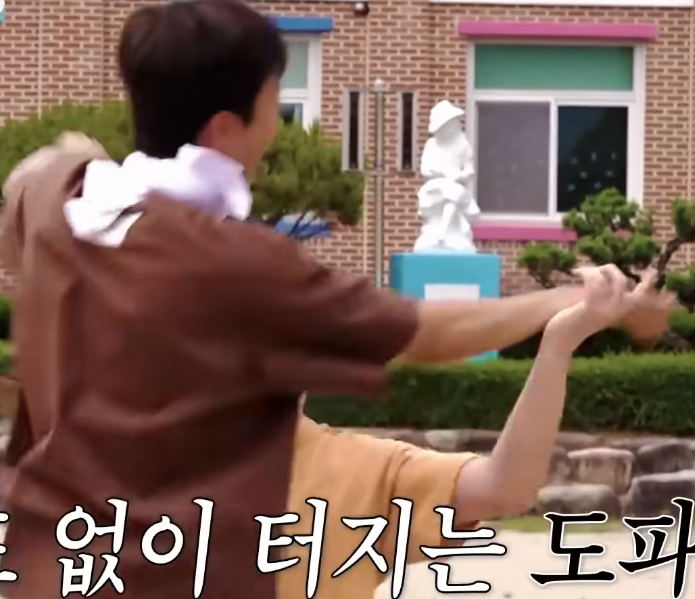 임영웅&amp;#44; SBS PD &amp;quot;카메라 꺼져도 한결같아&hellip;꼭 이 사람이어야 했다&amp;quot;