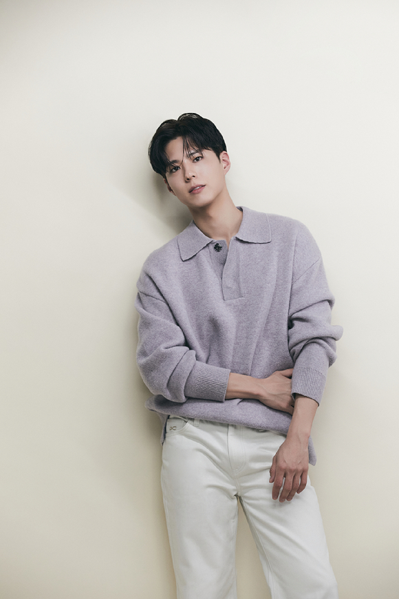 배우 박보검이 영화 '원더랜드' 인터뷰에 앞서 포즈를 취하고 있다. [사진=더블랙레이블, (주)에이스메이커무비웍스]