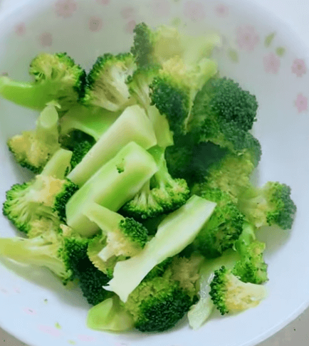 브로콜리 손질