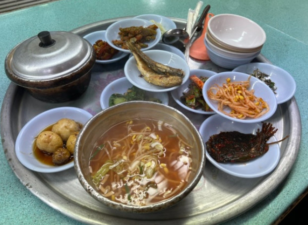 핸썸즈 경동시장 백반 맛집