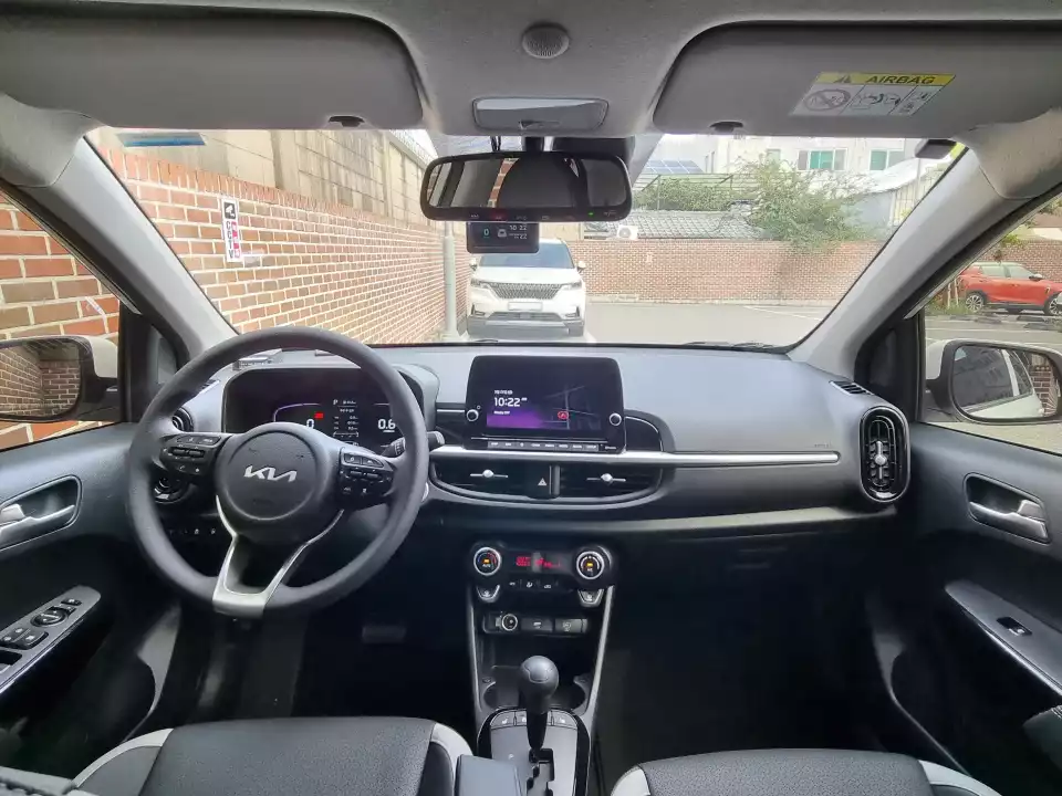 더 뉴 모닝의 실내는 이렇습니다.