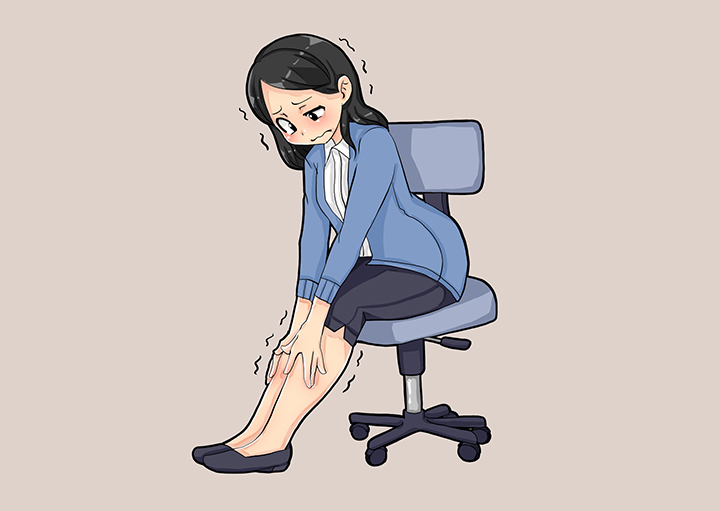 손발-저림으로-고통스러운-여성