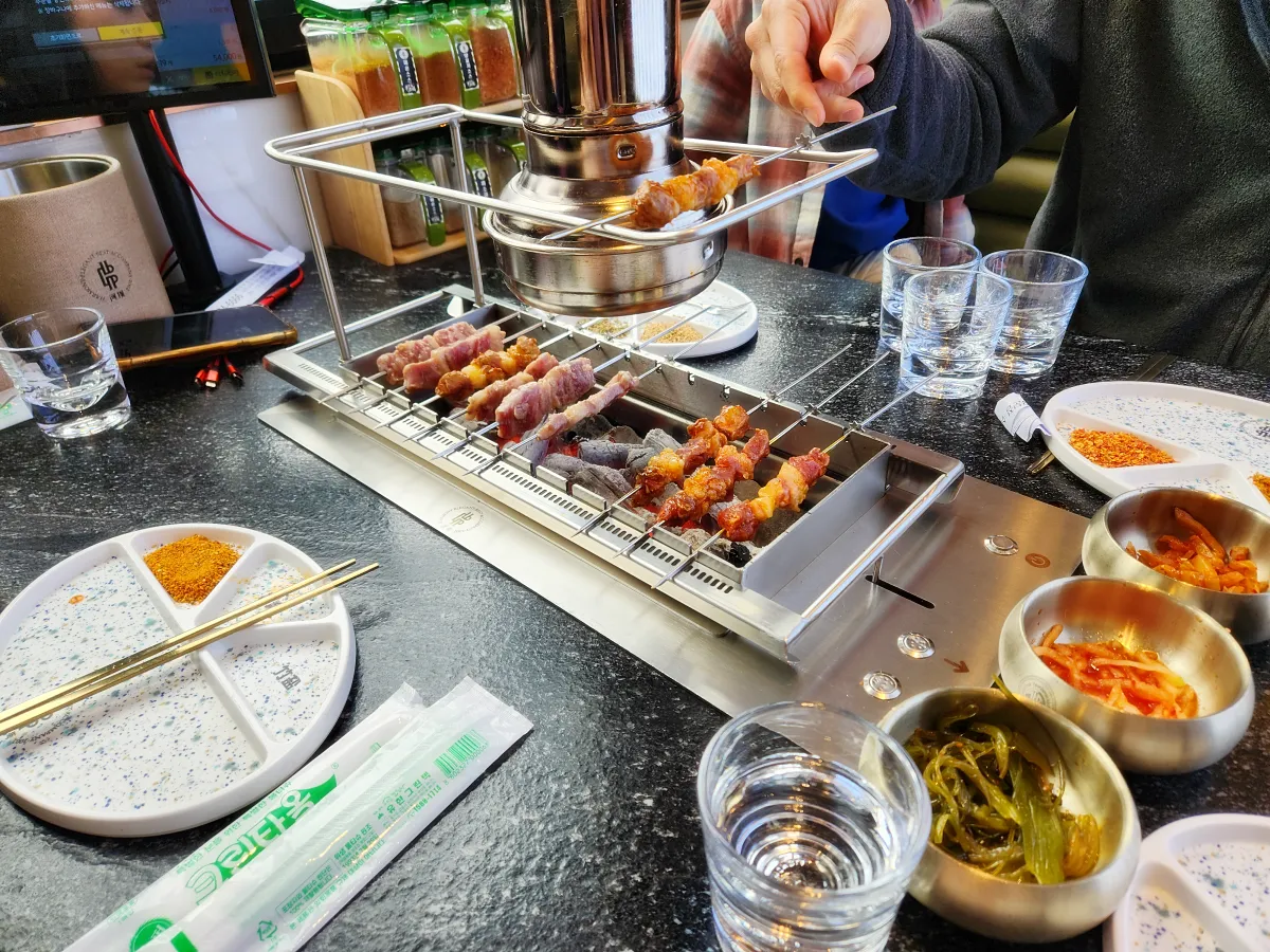 양꼬치-굽고-있는-중