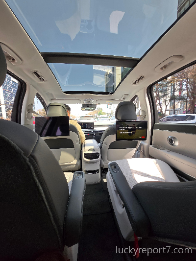 아이오닉9-녹턴그레이매트내부사진