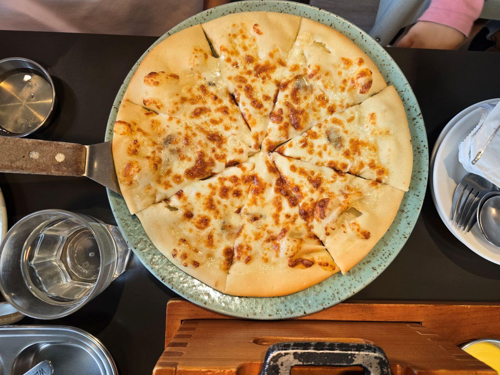 고르곤졸라-피자