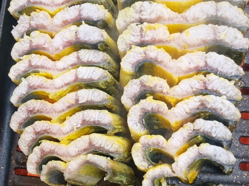 6시내고향 말바우시장 장어 굽는 모습