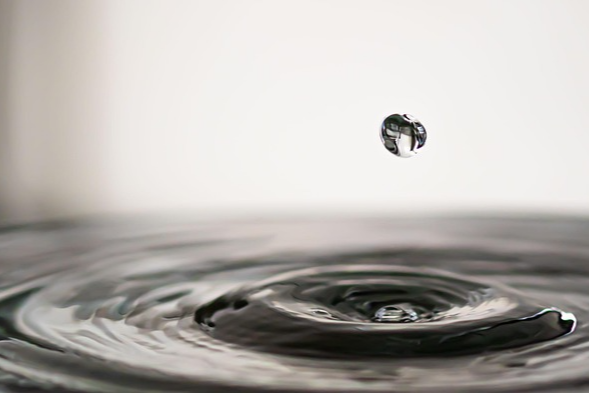 비 오는 날 필수템! 방수 우의 vs 우산 비교&amp;#44; 어떤 게 더 좋을까?