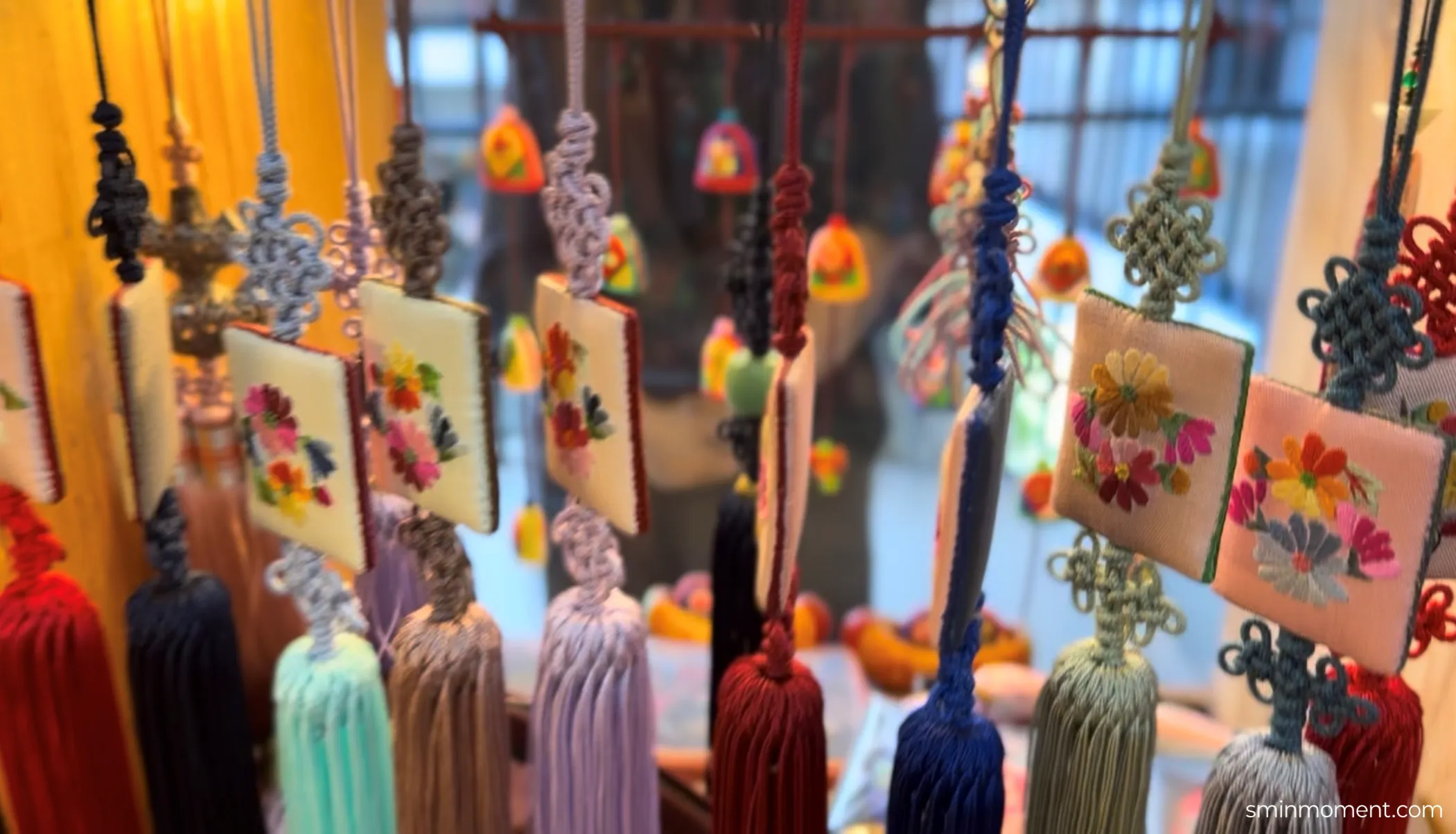 서울-나들이-인사동-볼거리-쌈지길-선물-노리개-매듭공예