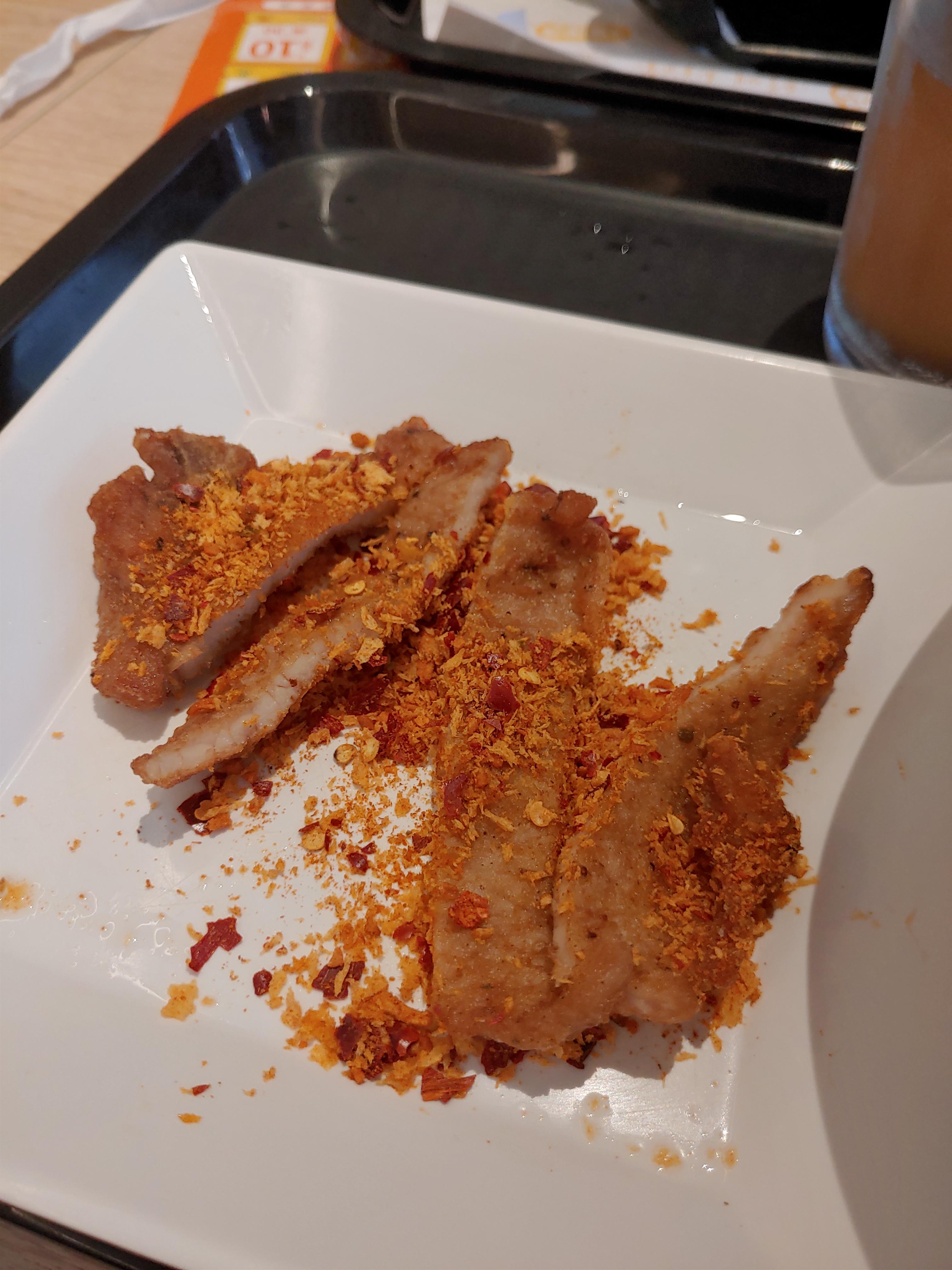 大家樂 cafe de coral 에서 먹는 사천식 면요리