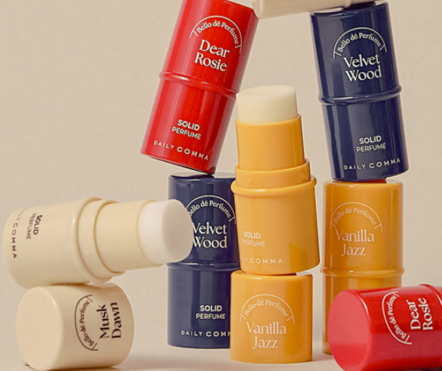 다양한 색상의 고체향수