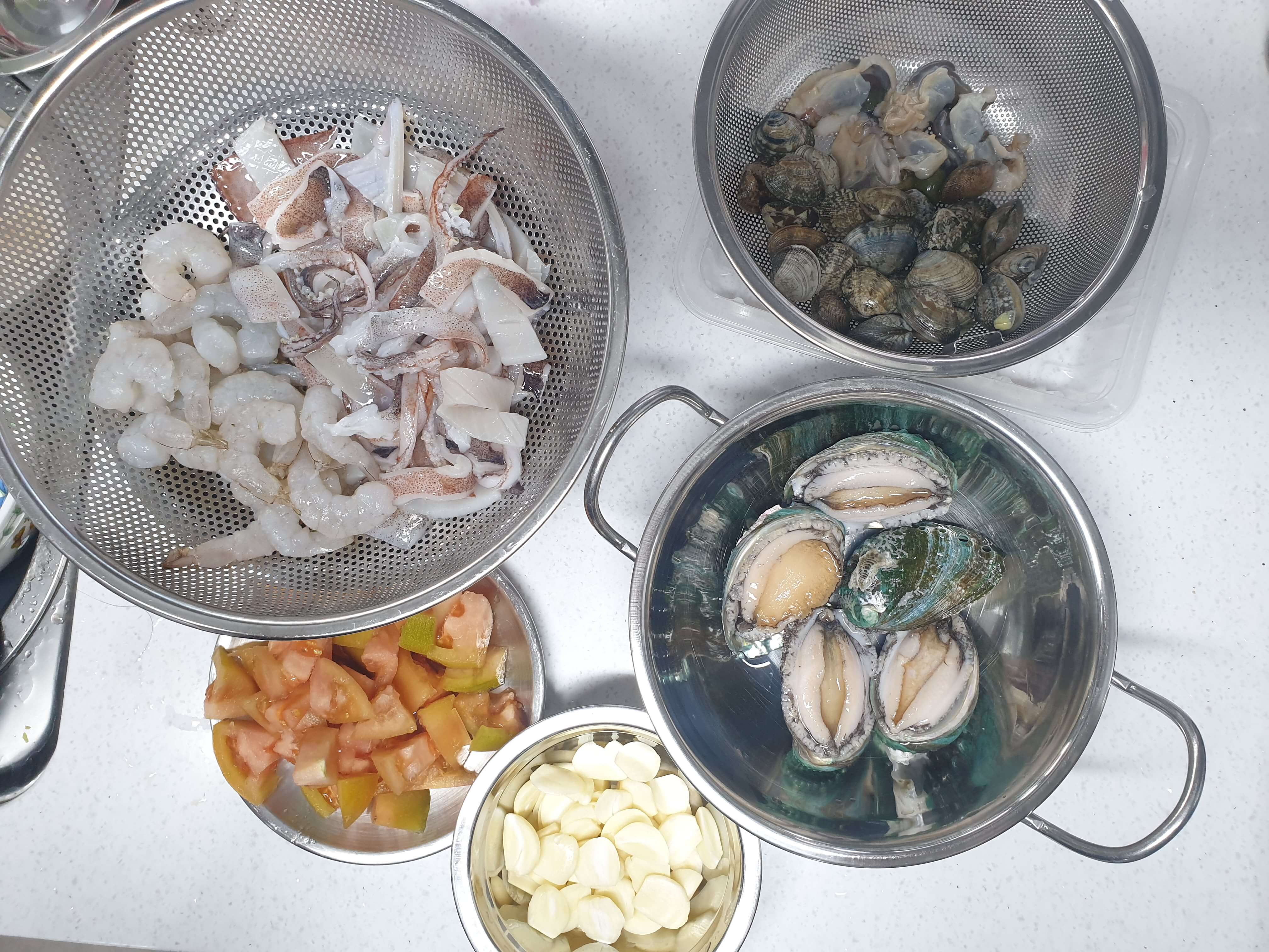 해산물이_들어간_감바스_알_아히요_재료