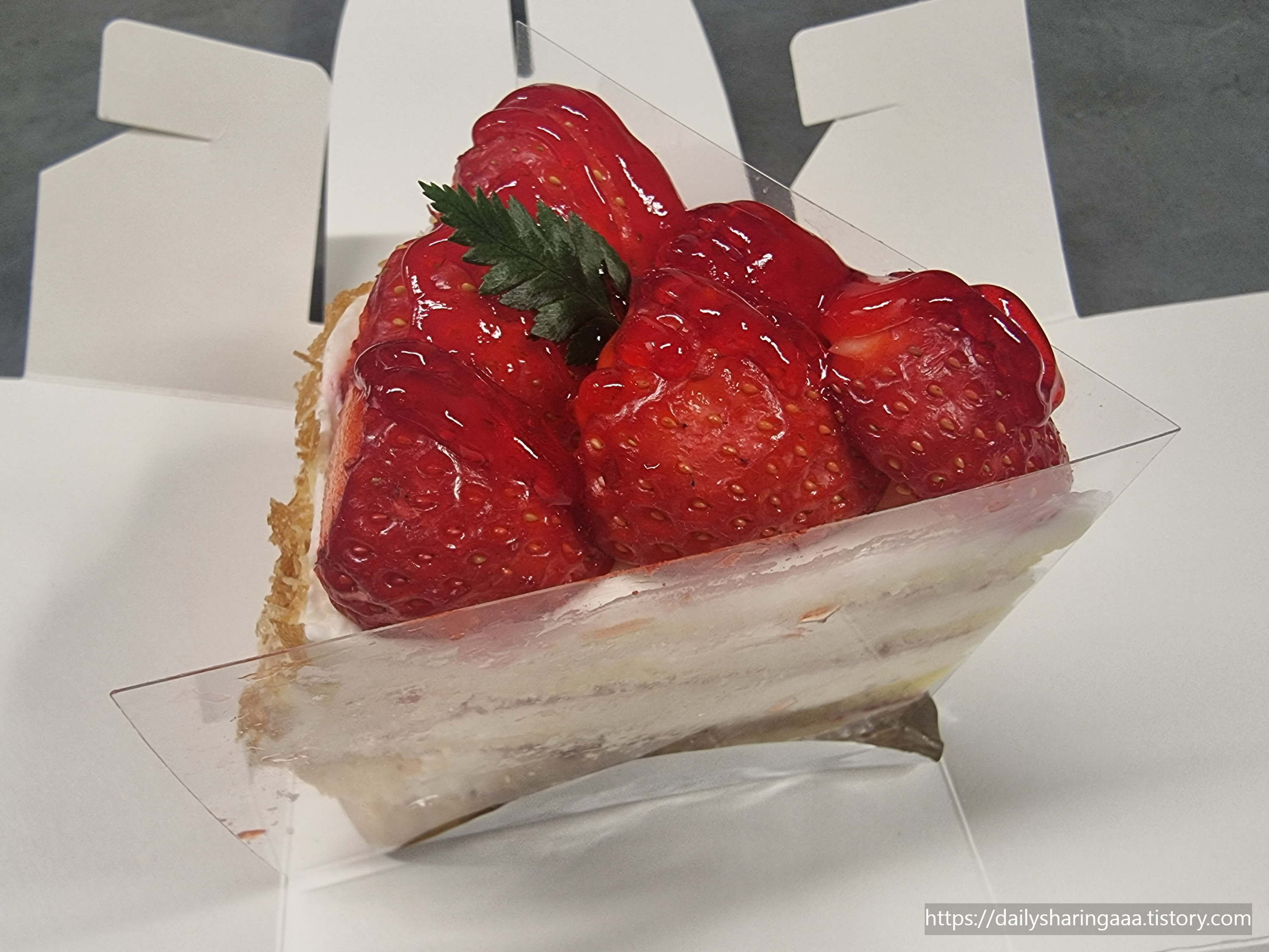 인천_청라_토모루과자점_딸기타르트