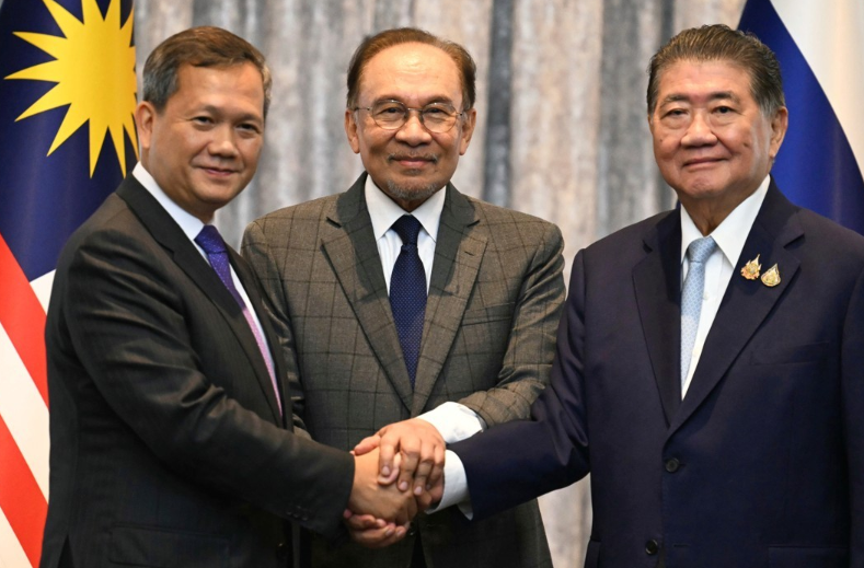 긴급 속보! 태국-캄보디아 국경 충돌, 전격 휴전 합의!