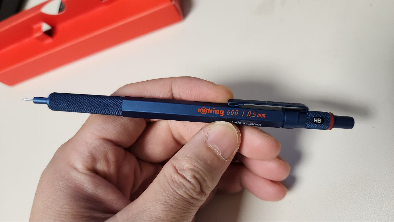 로트링600다크블루