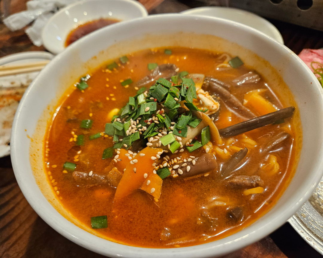오사카 야키니쿠 돈돈 육개장 라면