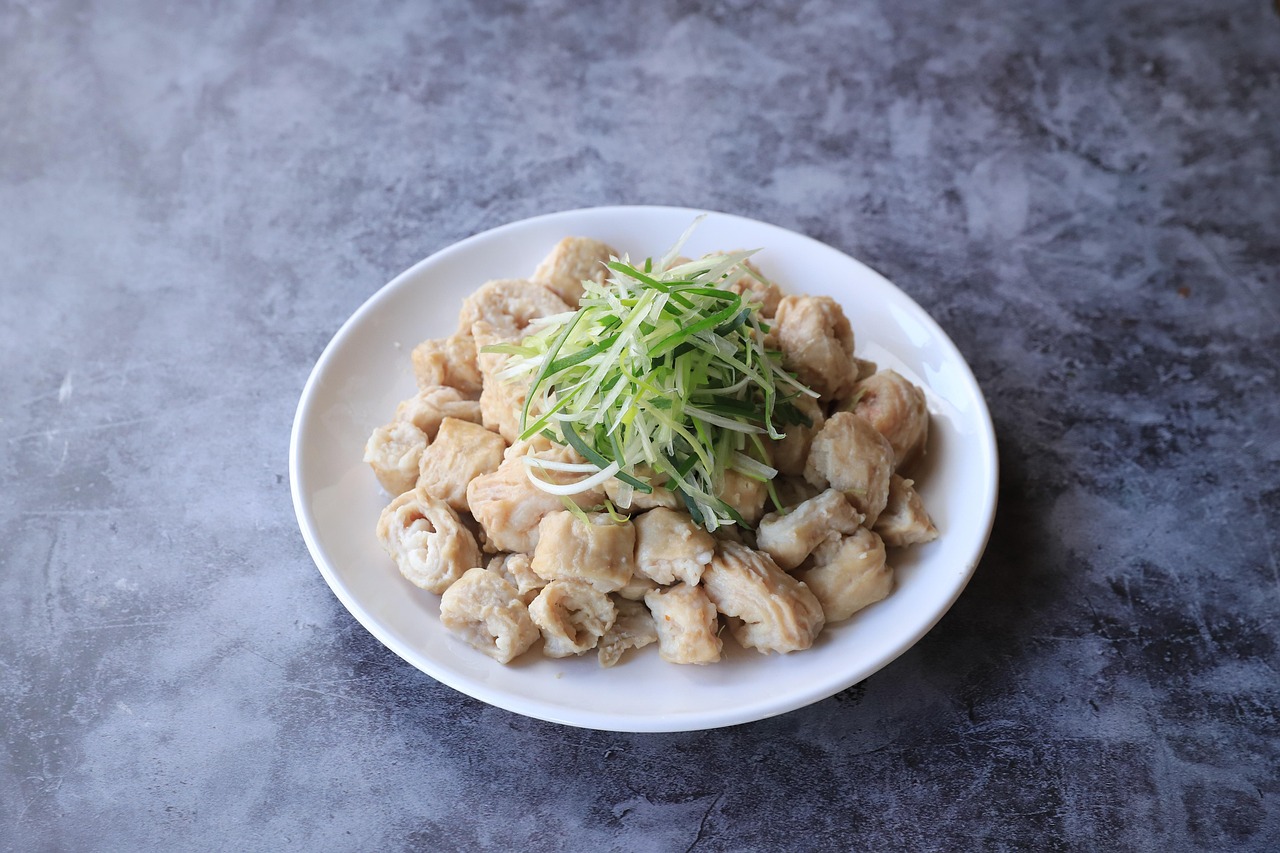 곱창이 접시에 담겨진 사진