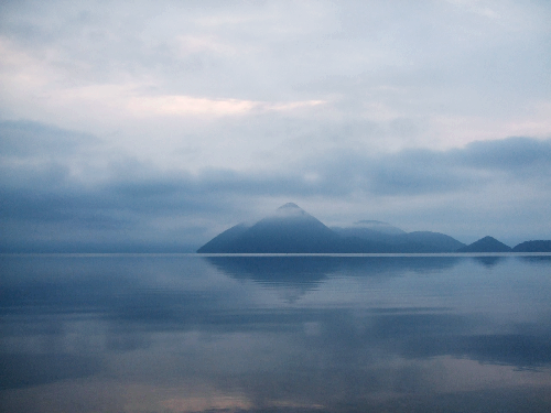 어른의 행복은 조용하다
