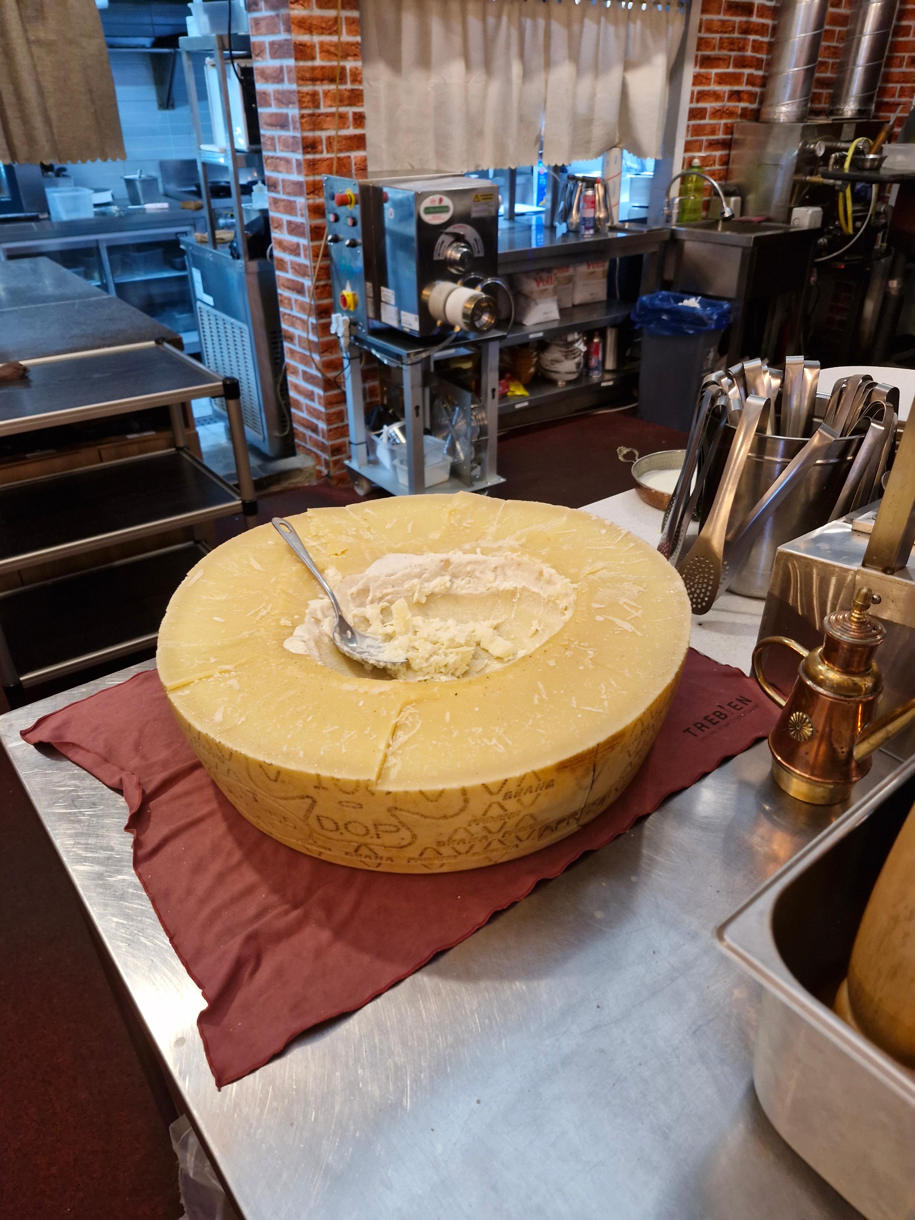 더 유로피안 후레쉬 트러플 치즈 파스타