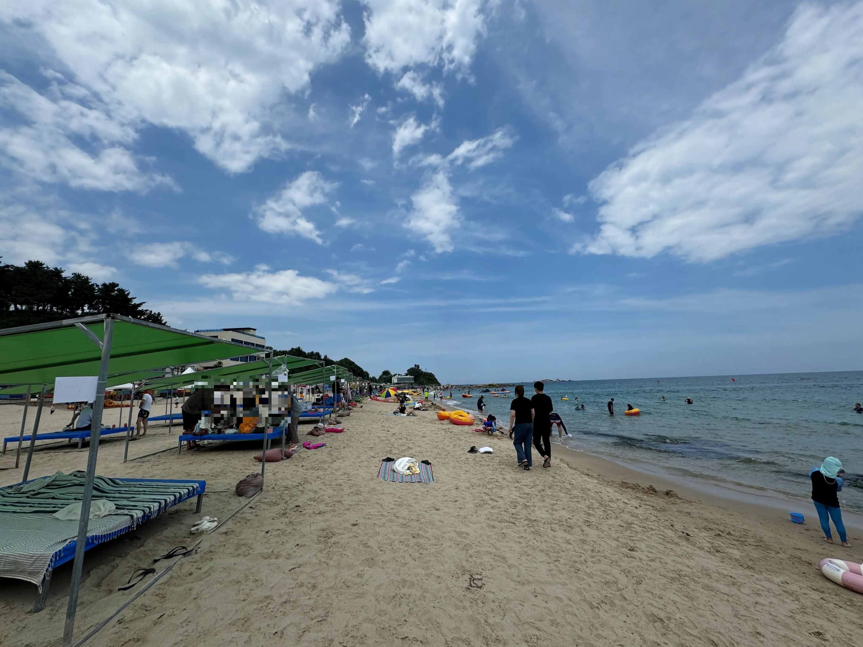 강원도-고성-아야진-해수욕장-평상-앞쪽