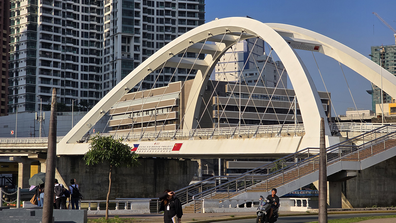 비논도-인트라무스 다리