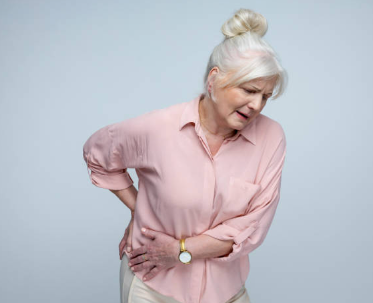 고관절 통증과 관련된 사진