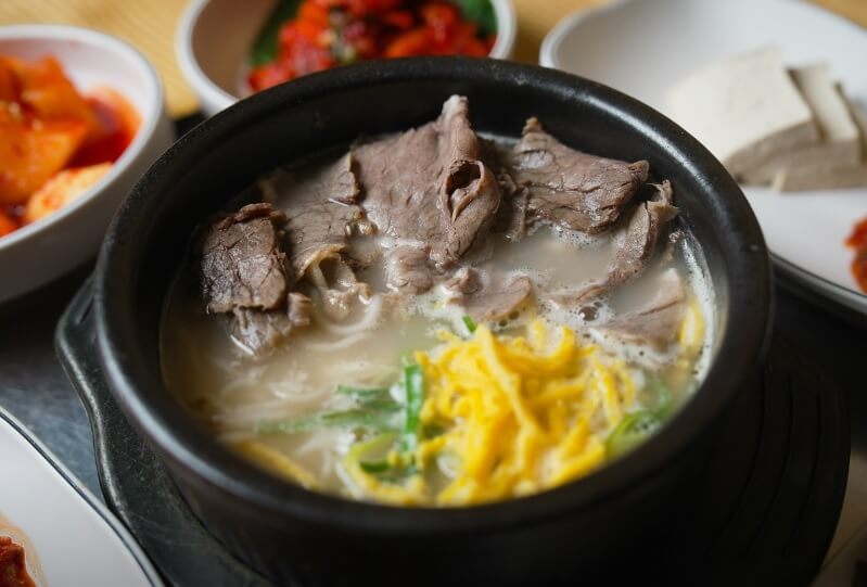 생생정보 오늘 또 방문 스타밥집 가수 김수찬 단골 인천 24시 경희궁 효성점 왕갈비탕 돼지왕갈비 맛집