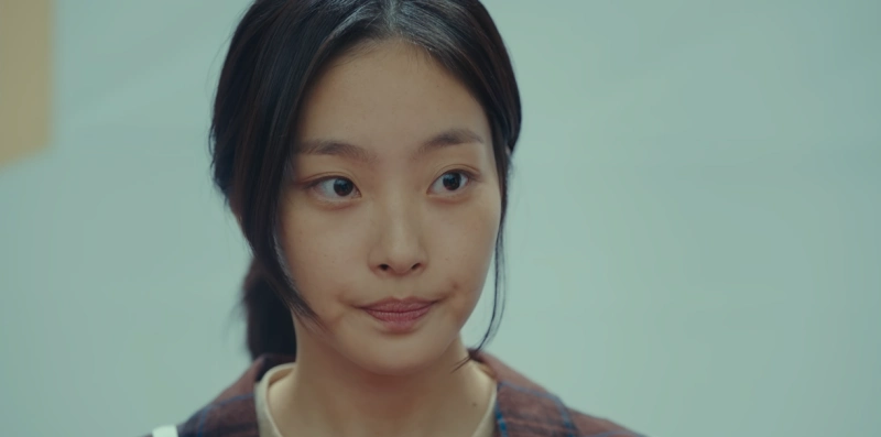 긴 갈색머리를 하고 있는 힘쎈여자 강남순의 리화자 캐릭터