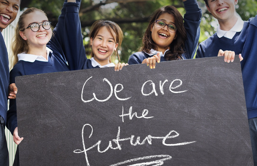 여러나라 학생들의 사진