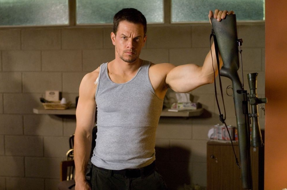 영화 더블 타켓 속 주인공이 서있는 장면