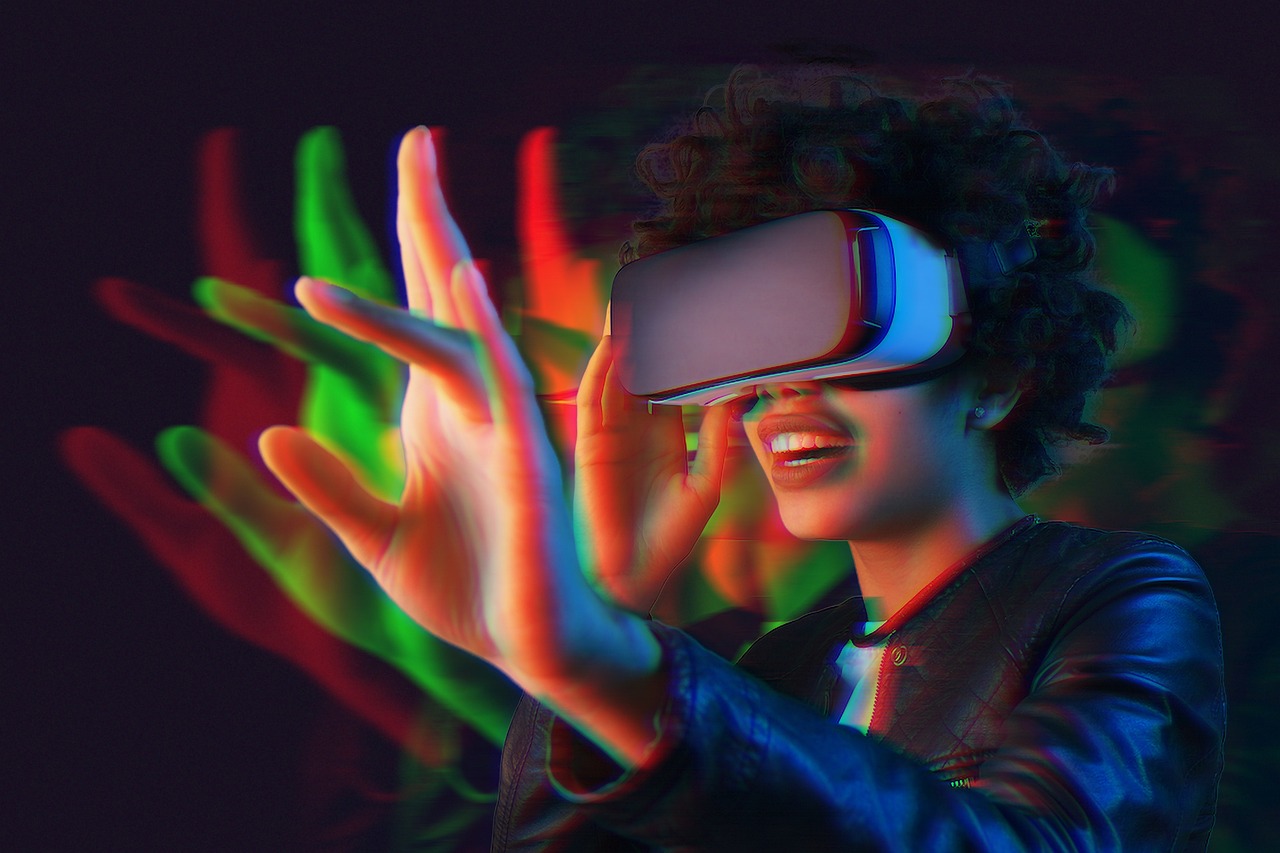 VR 기계를 쓰고있는 사람의 이미지