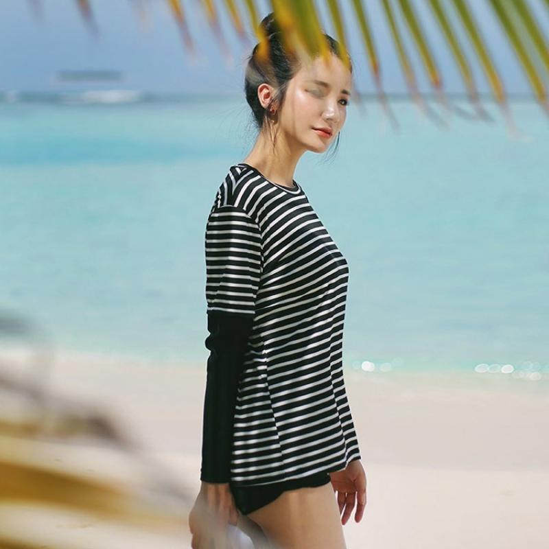 이스트본 줄무늬 레이어드 여자 래쉬가드