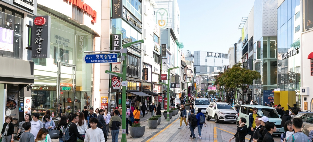 국제시장 깡통시장 남포동 광복동 패션거리
Nampo-dong / Nampo shopping street /Bupyeong Kkangtong Market / Busan night market