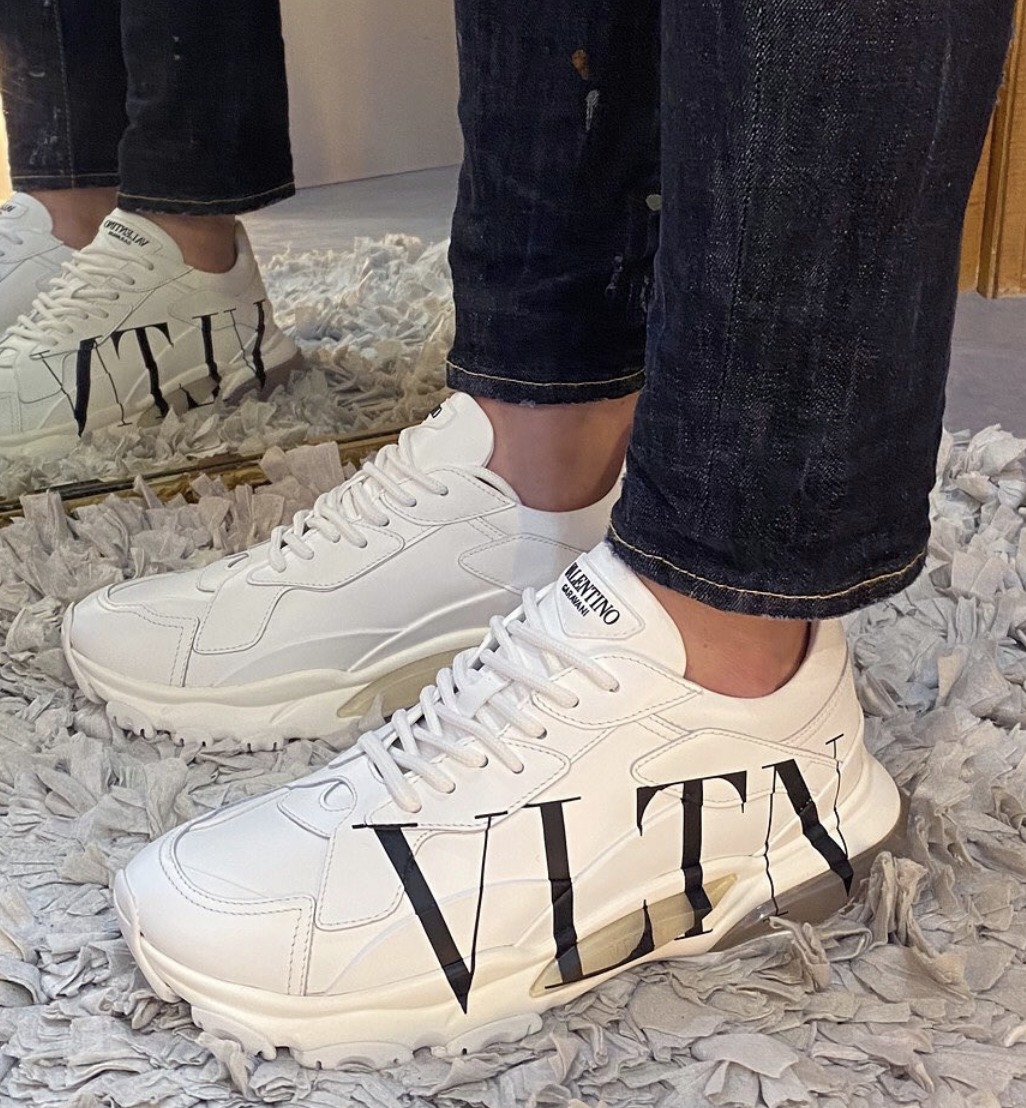 발렌티노 브랜드 바운스 스니커즈 신발 사진