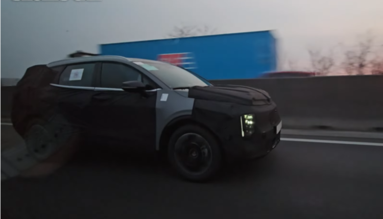 스포티지 페이스리프트 위장막(출처:shortscar)