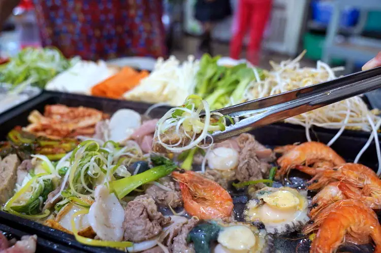 관자, 차돌박이, 전복을 하나로 키조개 삼합 연 매출 60억 정지복 갑부 맛있는 식당 보령 대천해수욕장 맛집 서민갑부 388회 방송 정보