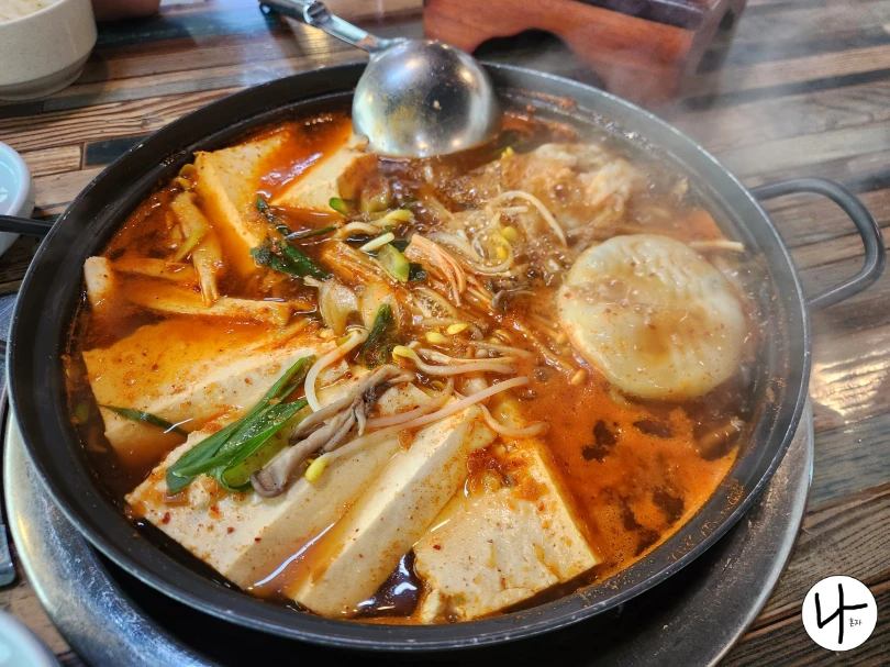 양념이-섞인-두부-전골