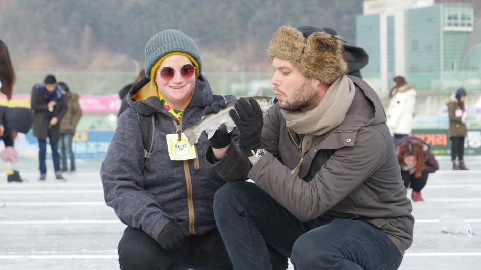 외국인 &amp; 팸투어리스트 얼음낚시터