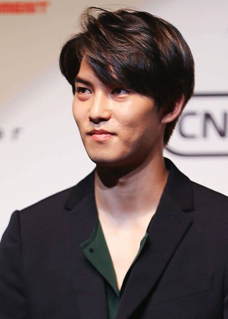 씨엔블루-출신-이종현