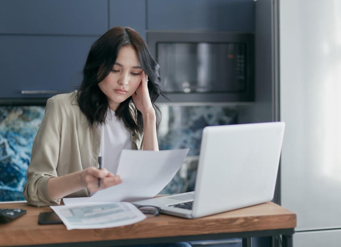 2026년 근로장려금 반기신청, 받은 돈 다 뱉어내는 '환수 폭탄' 피하는 법 확인하러 가기
