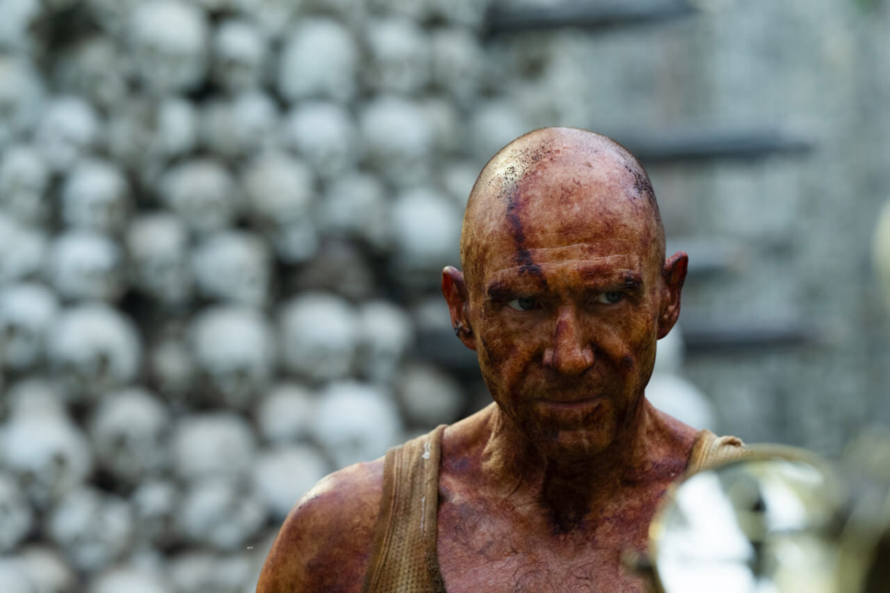 본토에서 홀로 생존해 있는 캘슨 박사