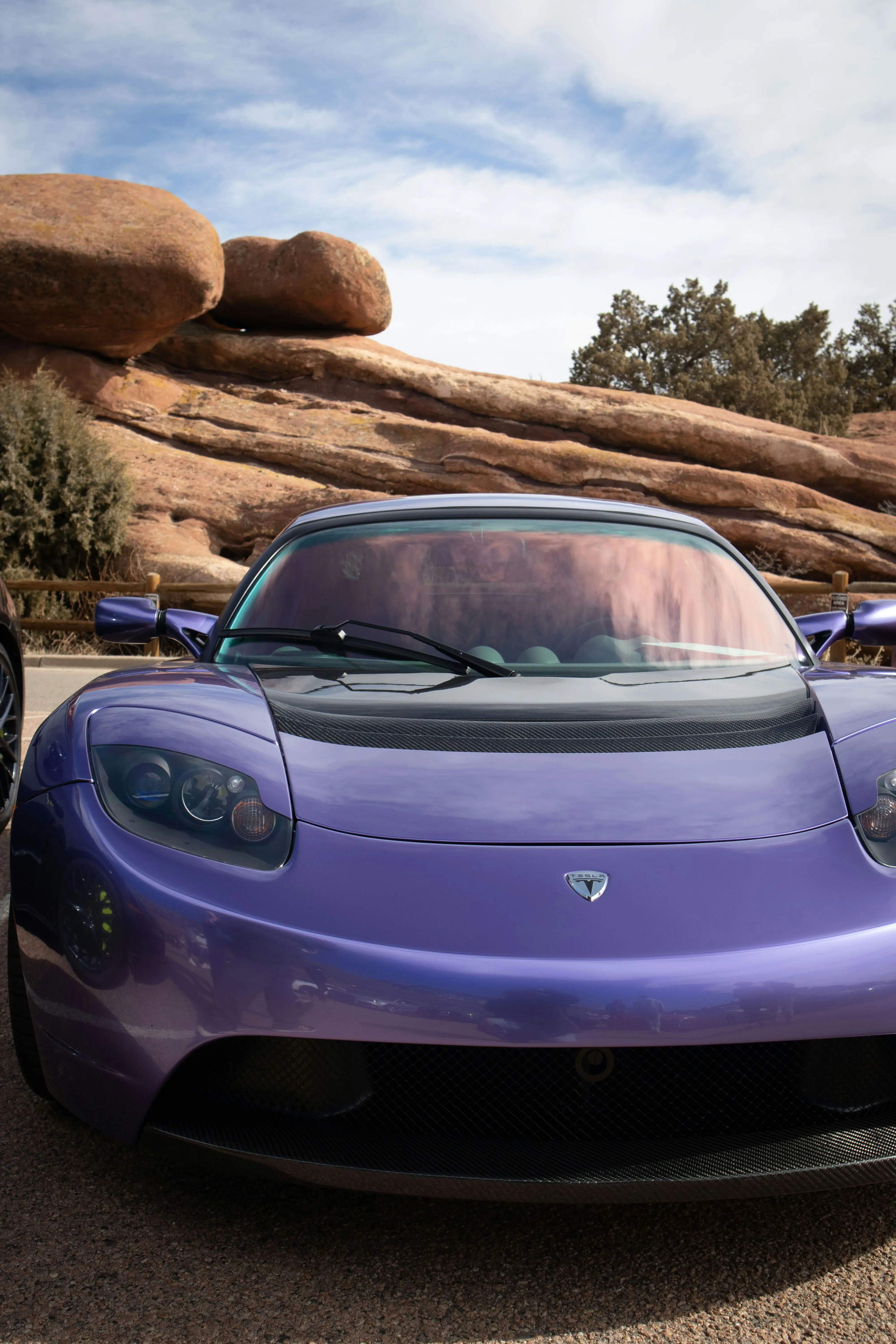 테슬라 로드스터 2026년 4월 공개 예정, 하지만 시장은 여전히 회의적