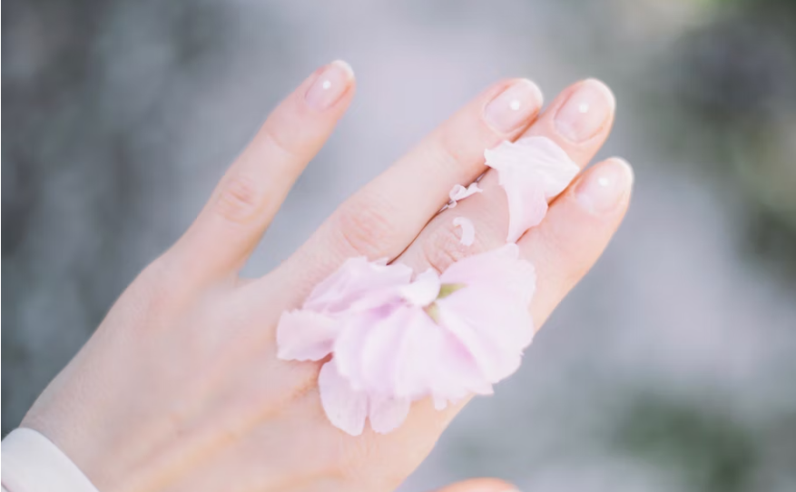 손톱으로 보는 건강 변화